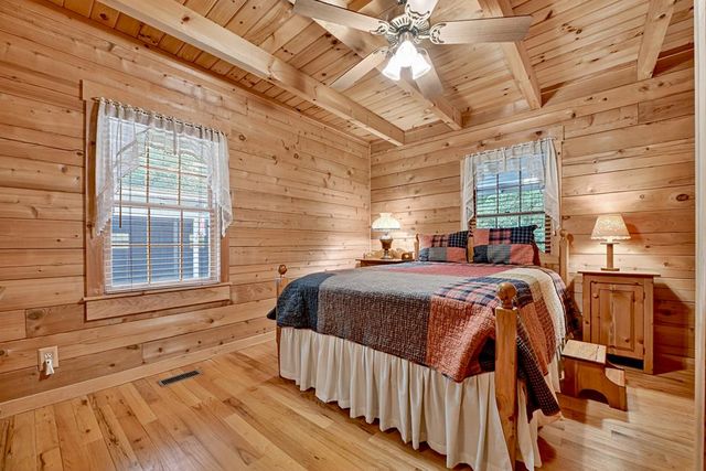 1048 Laurel Trail, Ellijay, GA 30536