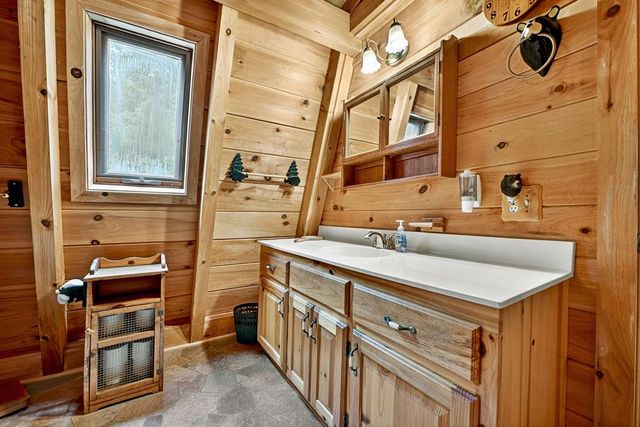 1048 Laurel Trail, Ellijay, GA 30536