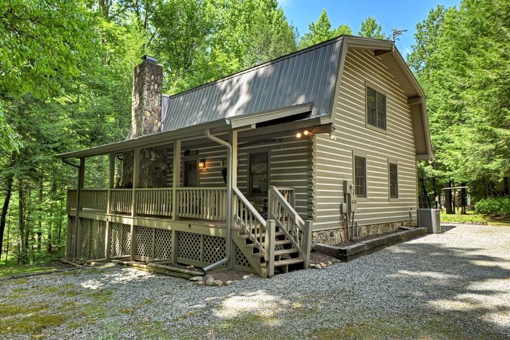 1048 Laurel Trail, Ellijay, GA 30536