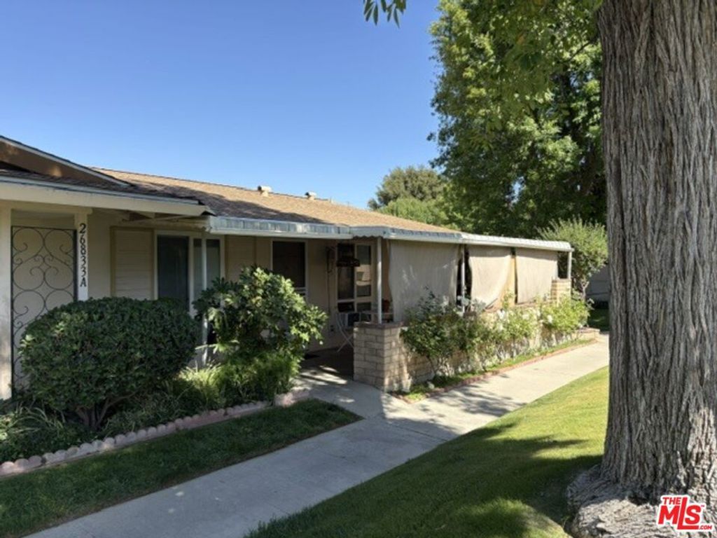 Image 2 of property listing at 26833 Avenue Of The Oaks A, Newhall, CA 91321