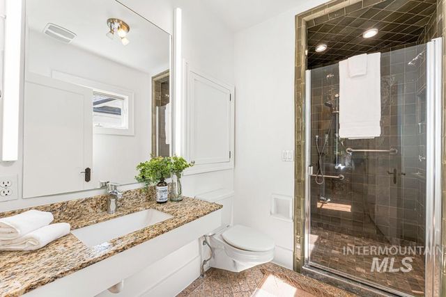 915 N 17th St, Boise, ID 83702