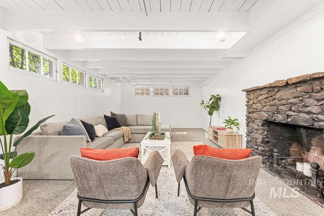 915 N 17th St, Boise, ID 83702