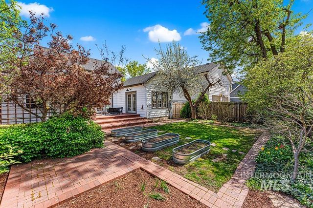 915 N 17th St, Boise, ID 83702