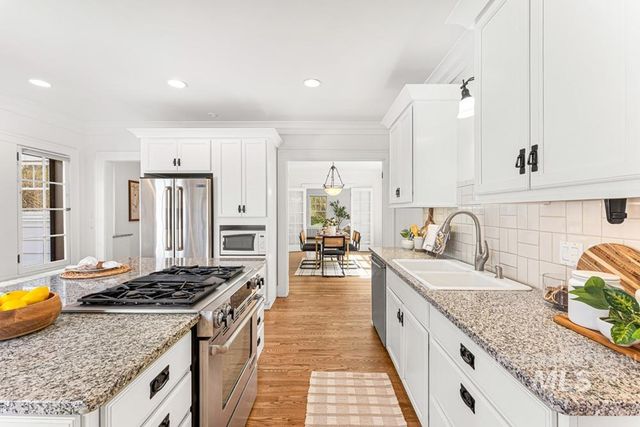 915 N 17th St, Boise, ID 83702