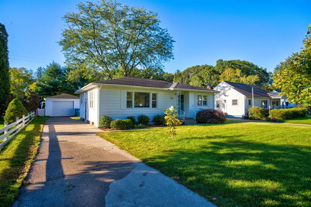 530 Fleser Court, Spring Lake, MI 49456