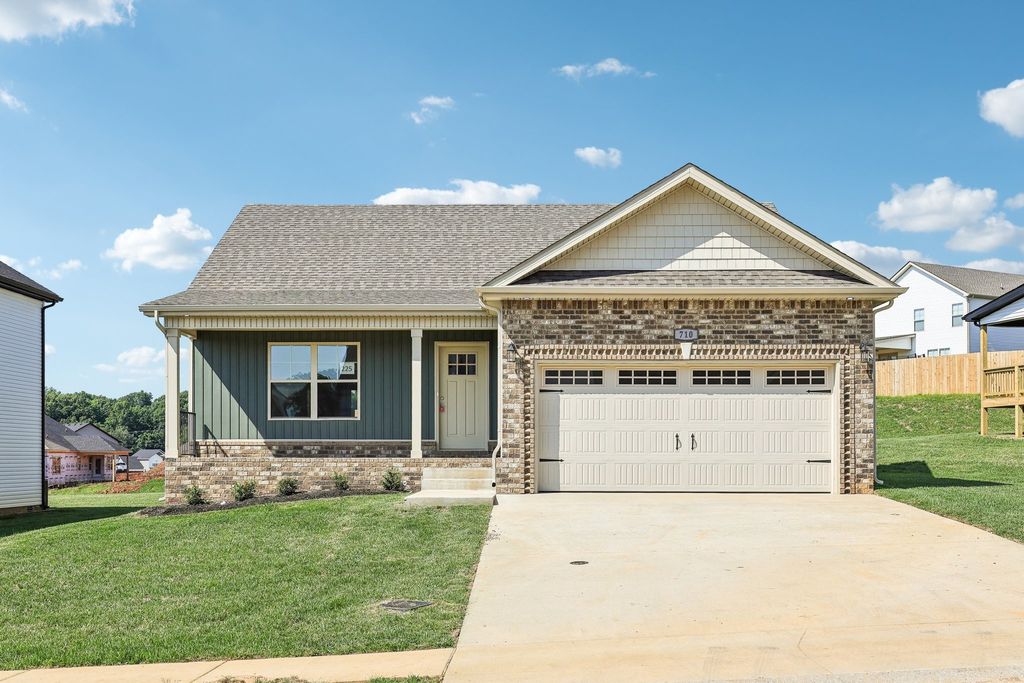 4 Hugh Hunter Road, Oak Grove, KY 42262
