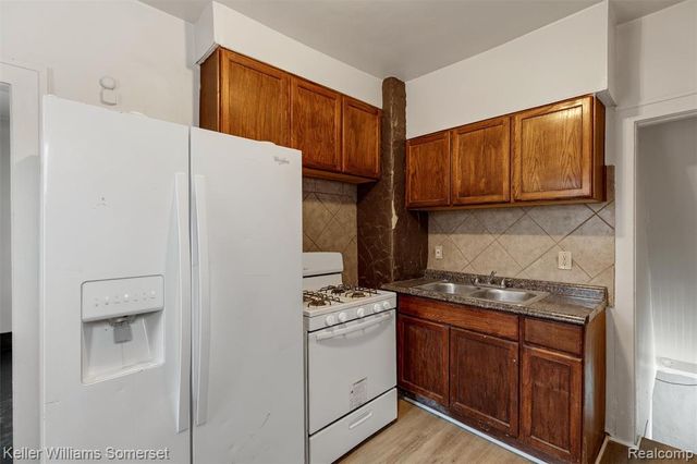 30 Ridge Street, Ecorse, MI 48229