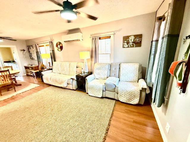 365 Maple Street, Russell Springs, KY 42642