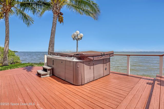 700 Milford Point Drive, Merritt Island, FL 32952