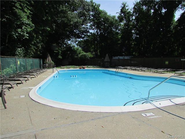 4 Consulate Drive 1C, Tuckahoe, NY 10707