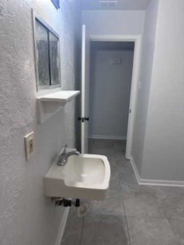 5729 Flynn Pkwy, Corpus Christi, TX 78413