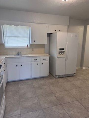 5729 Flynn Pkwy, Corpus Christi, TX 78413