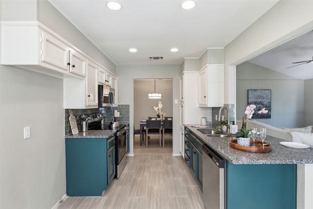 1721 S Timber Court, Benbrook, TX 76126