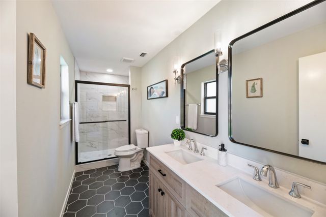 1721 S Timber Court, Benbrook, TX 76126