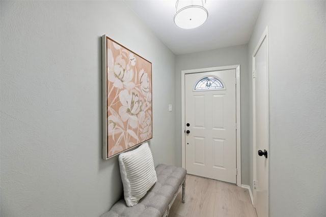 1721 S Timber Court, Benbrook, TX 76126