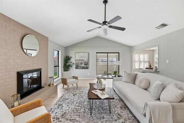 1721 S Timber Court, Benbrook, TX 76126