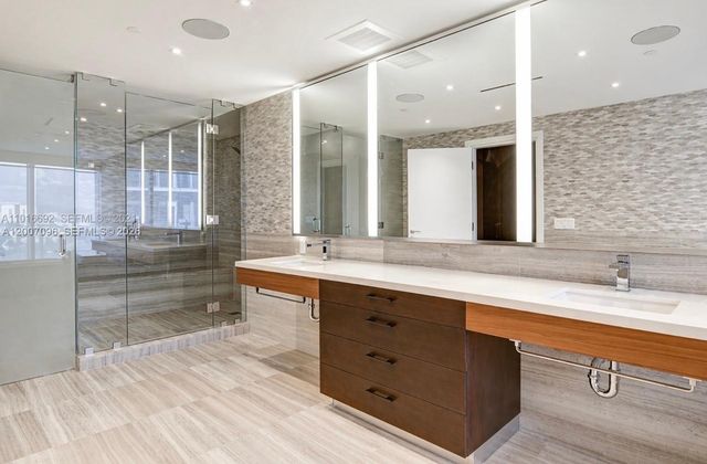 1 Collins Ave 606, Miami Beach, FL 33139