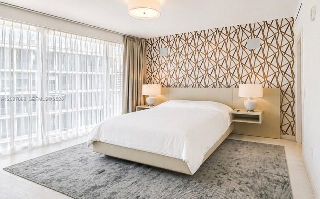 1 Collins Ave 606, Miami Beach, FL 33139