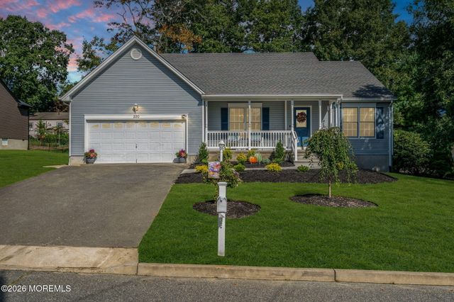 220 Mizzen Avenue, Manahawkin, NJ 08050