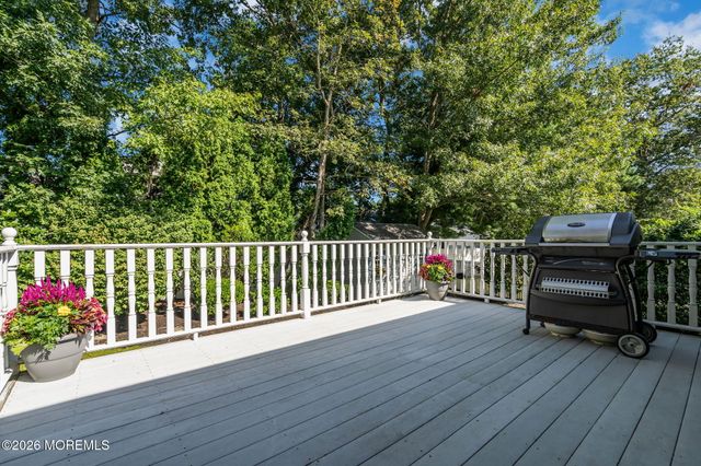 220 Mizzen Avenue, Manahawkin, NJ 08050