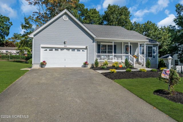 220 Mizzen Avenue, Manahawkin, NJ 08050