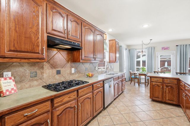 2321 Bear Run Road, Arlington, TX 76001