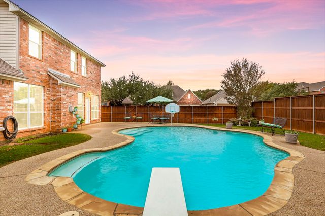 2321 Bear Run Road, Arlington, TX 76001