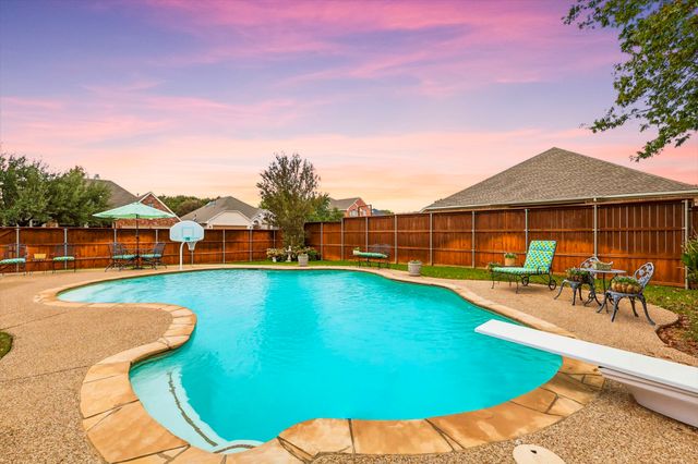 2321 Bear Run Road, Arlington, TX 76001