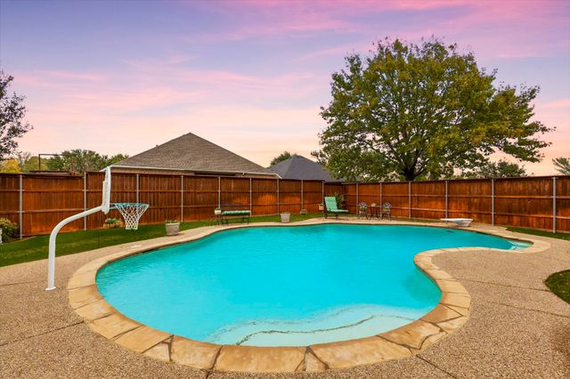 2321 Bear Run Road, Arlington, TX 76001