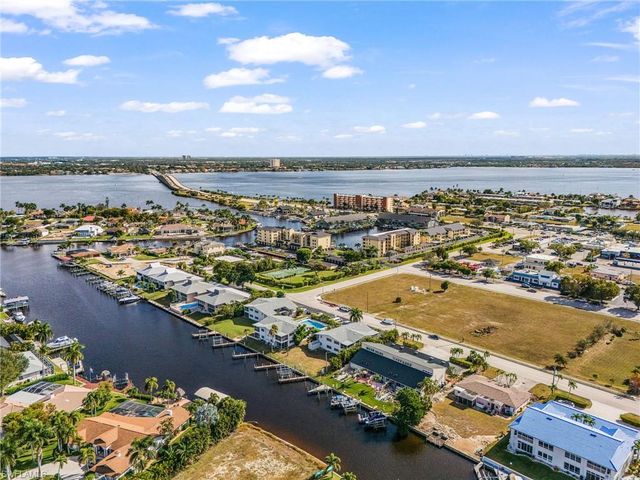 1715 SE 46th LN # 2, Cape Coral, FL 33904