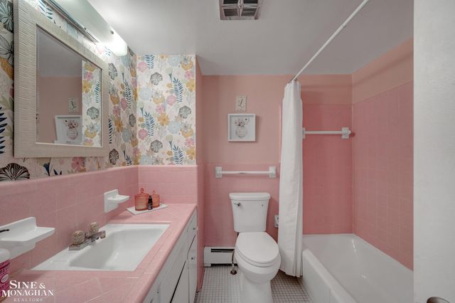 20852 Wildwood Drive, Harper Woods, MI 48225