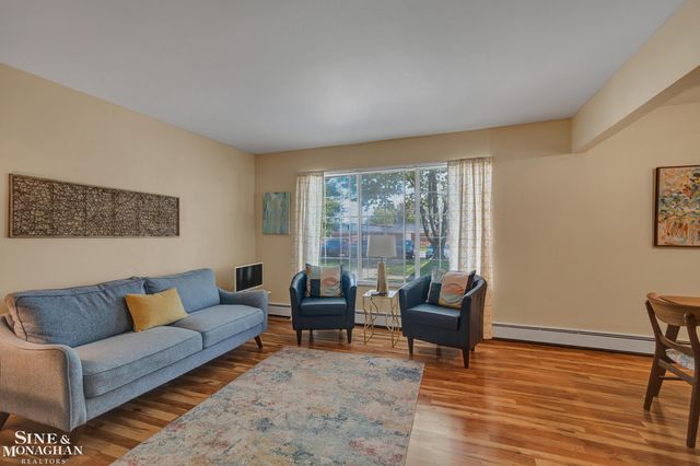 20852 Wildwood Drive, Harper Woods, MI 48225