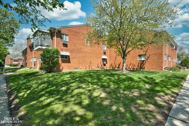 20852 Wildwood Drive, Harper Woods, MI 48225