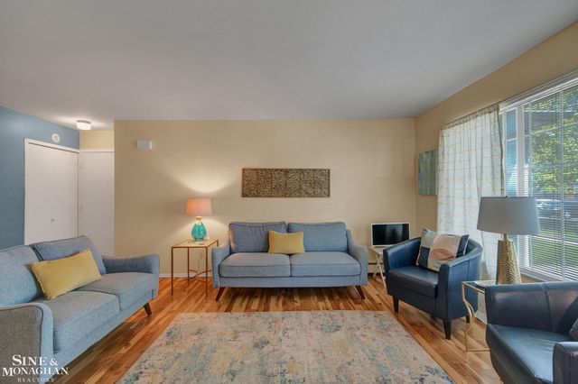 20852 Wildwood Drive, Harper Woods, MI 48225