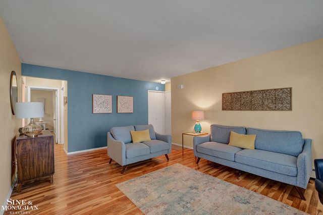 20852 Wildwood Drive, Harper Woods, MI 48225