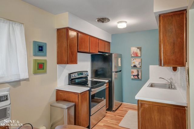 20852 Wildwood Drive, Harper Woods, MI 48225