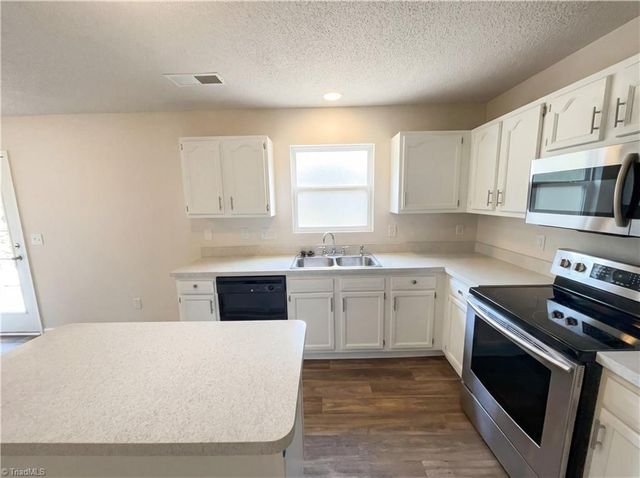 1942 Briar Run Drive, Greensboro, NC 27405