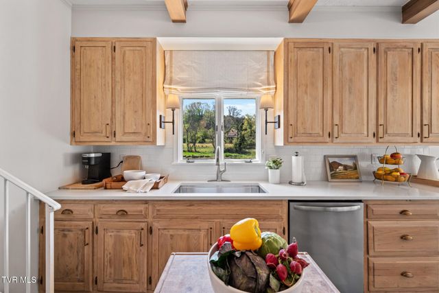 1910 Riverside Road, Bristol, TN 37620