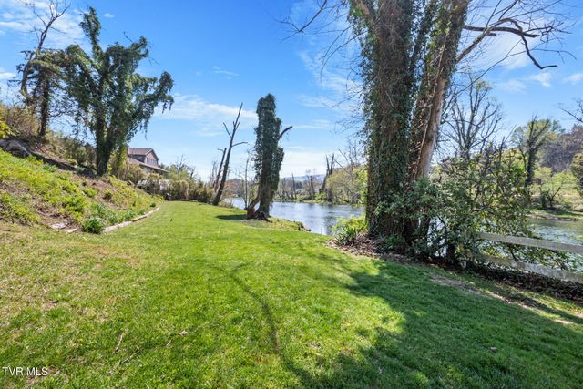 1910 Riverside Road, Bristol, TN 37620