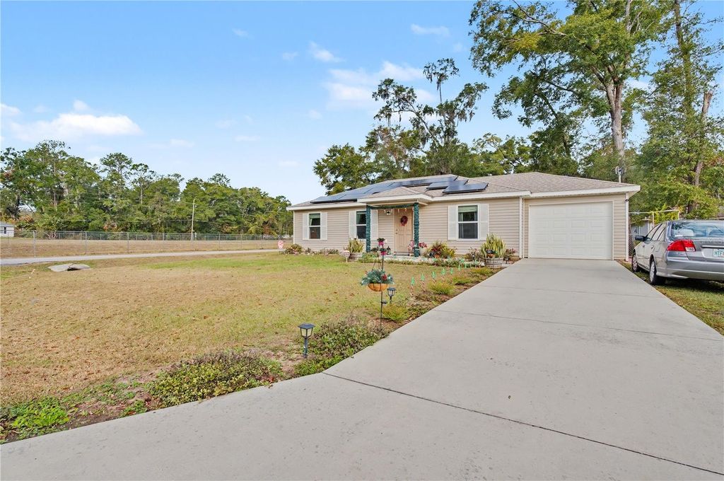 Image 12 of property listing at 5697 NW 57 STREET, Ocala, FL 34482