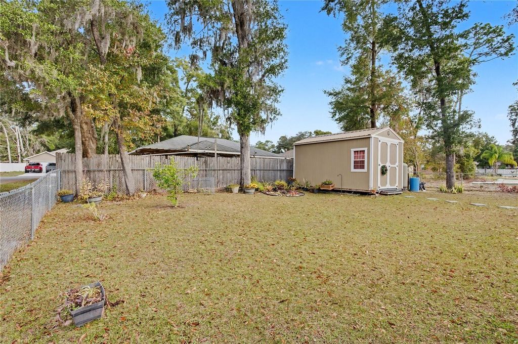 Image 13 of property listing at 5697 NW 57 STREET, Ocala, FL 34482