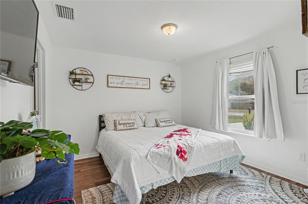 Image 14 of property listing at 5697 NW 57 STREET, Ocala, FL 34482