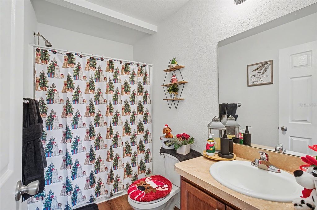 Image 10 of property listing at 5697 NW 57 STREET, Ocala, FL 34482