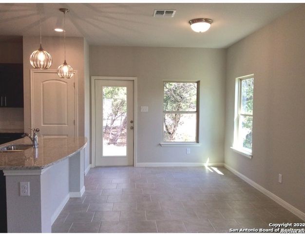 106 LAKEVIEW CT, Spring Branch, TX 78070
