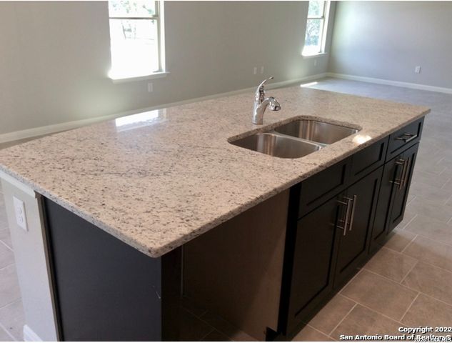 106 LAKEVIEW CT, Spring Branch, TX 78070