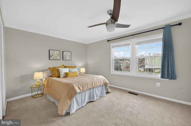 14434 FOUR CHIMNEY DR, Centreville, VA 20120