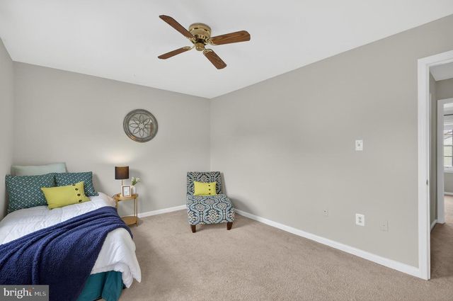 14434 FOUR CHIMNEY DR, Centreville, VA 20120