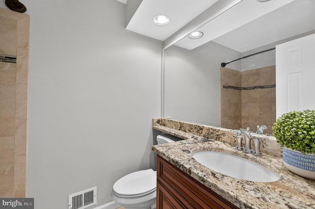 14434 FOUR CHIMNEY DR, Centreville, VA 20120