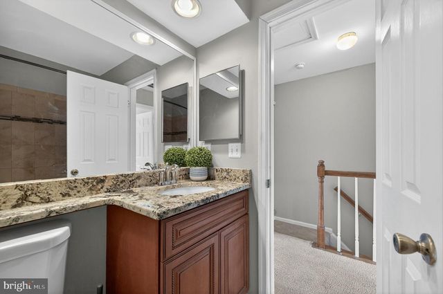 14434 FOUR CHIMNEY DR, Centreville, VA 20120