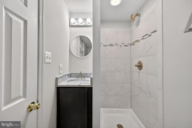 14434 FOUR CHIMNEY DR, Centreville, VA 20120